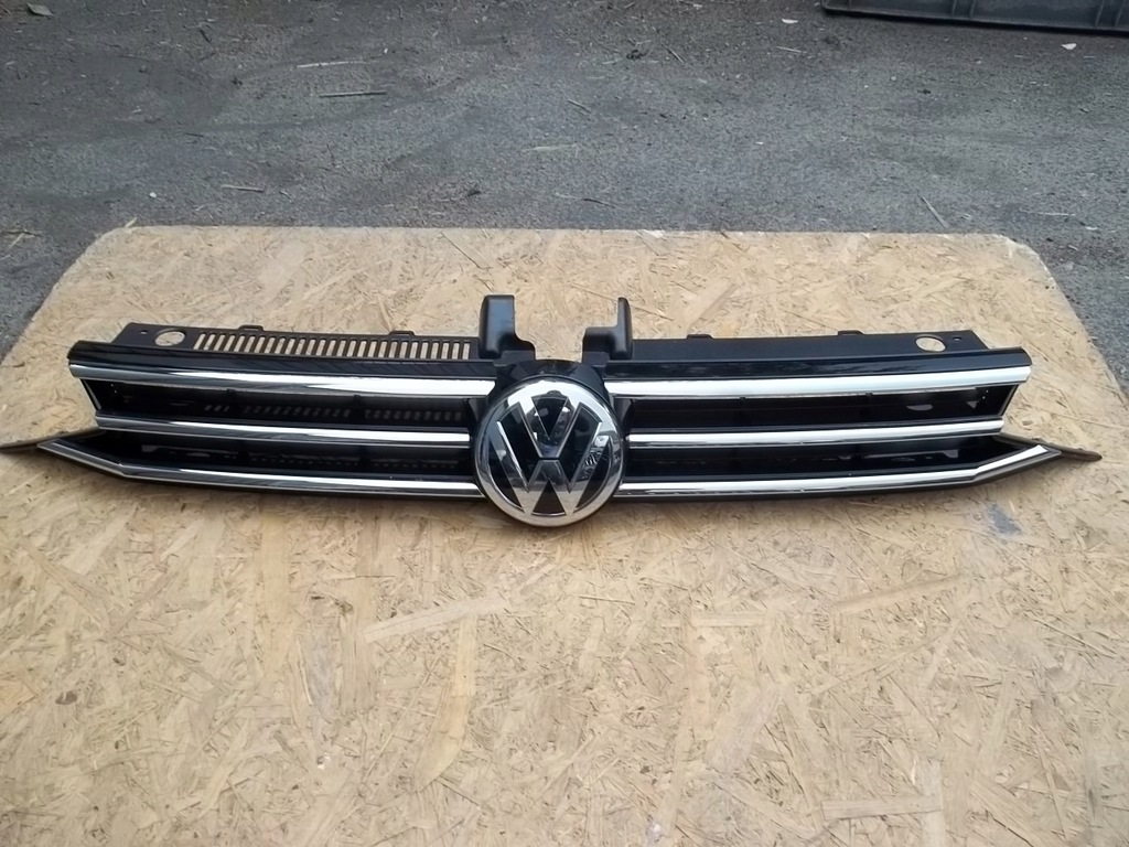 фото №1, Решітка радіатора, решітка радіатора volkswagen touran радар