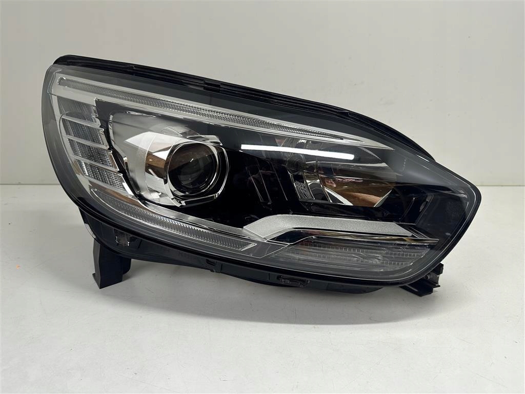 фото №1, Renault scenic 4 iv 16+. права лампа перед звичайна+ led