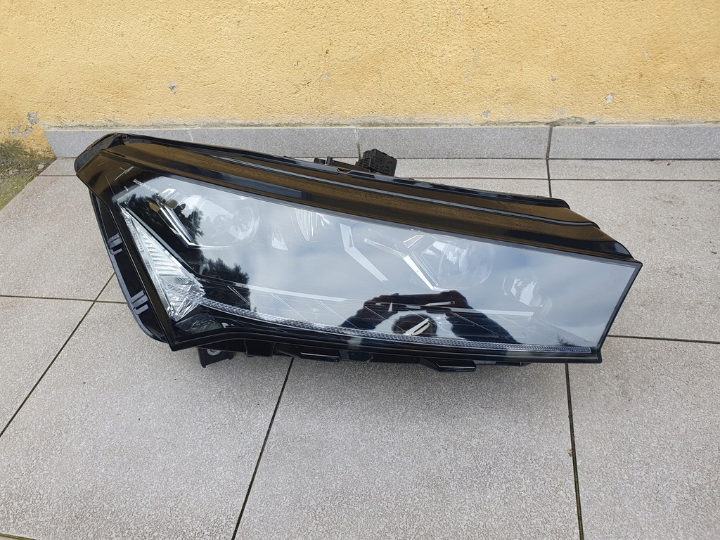 фото №1, Лампа права crystal full led skoda enyaq
