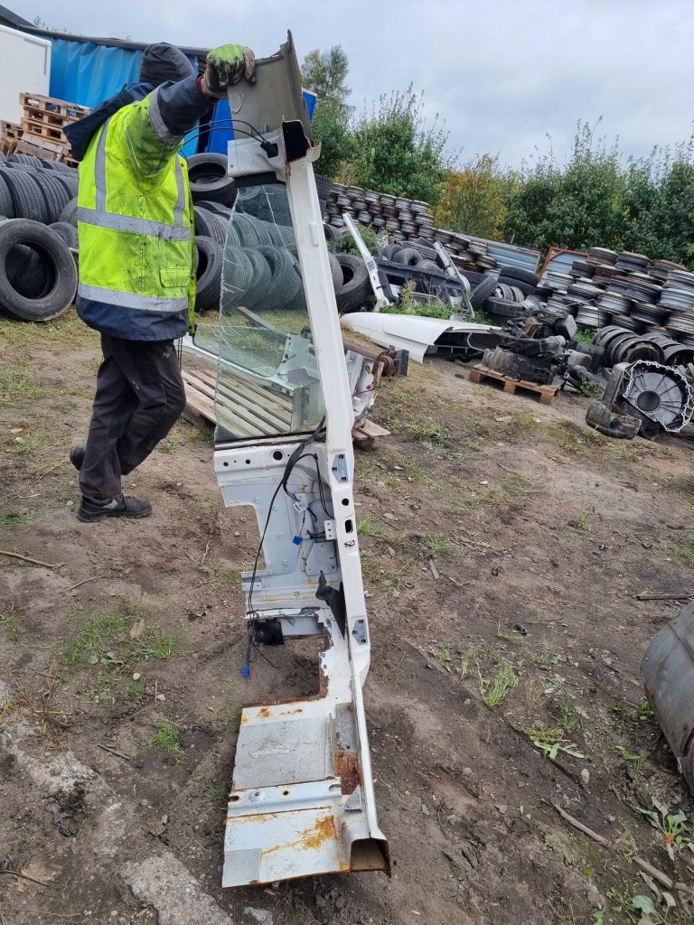 фото №2, Кабіна чверть блок двигуна кабіни правий daf xf 105 2013 rok