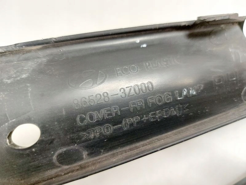 Hyundai i40 решётка бампера правая рамка противотуманной фары 86528-3z000 Киев