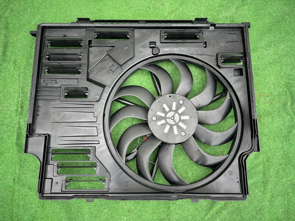 Bmw x1 u11 bmw x2 mini cooper 9846923 17429846923 вентилятор радиатора оригинал . с Разборки