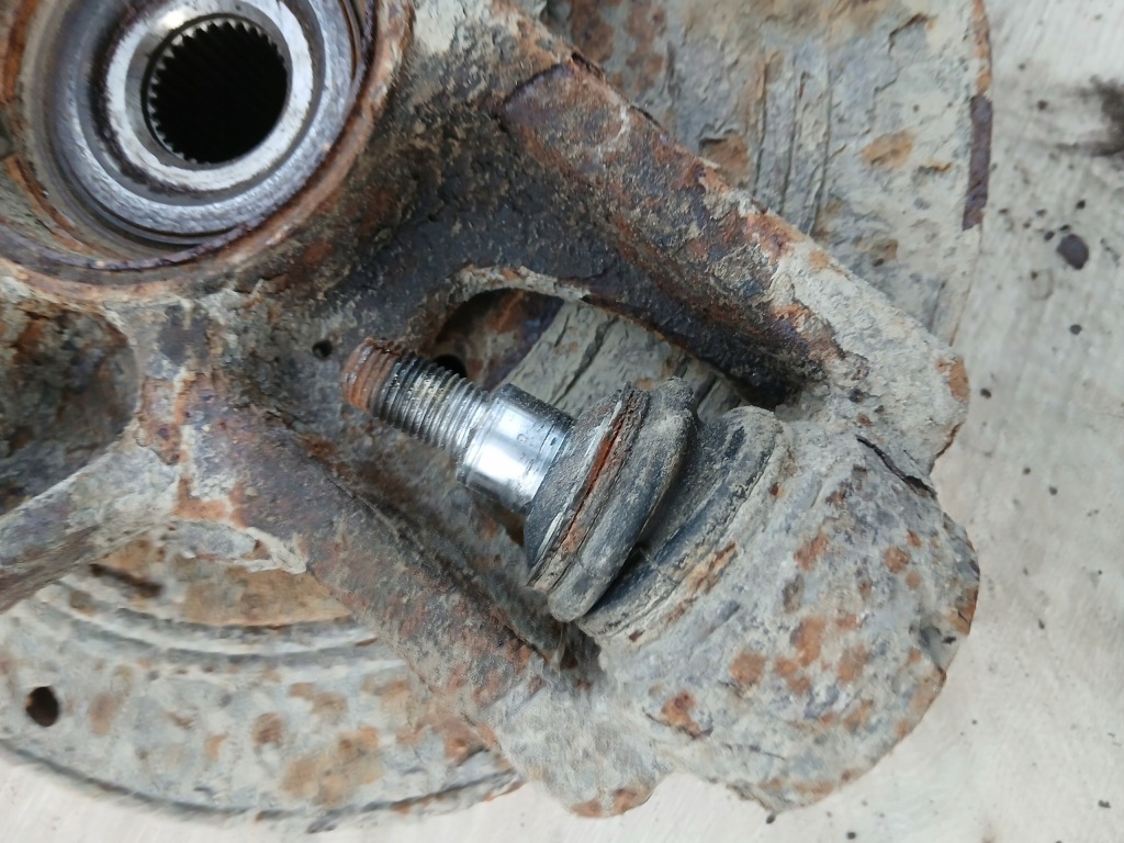 Mercedes w163 3.2 b поворотний кулак лівий задній Недорого