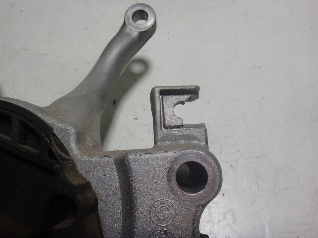 Купити Bmw x3 g01 b46 g30 g11 g12 подушка кронштейн коробки передач 6862577