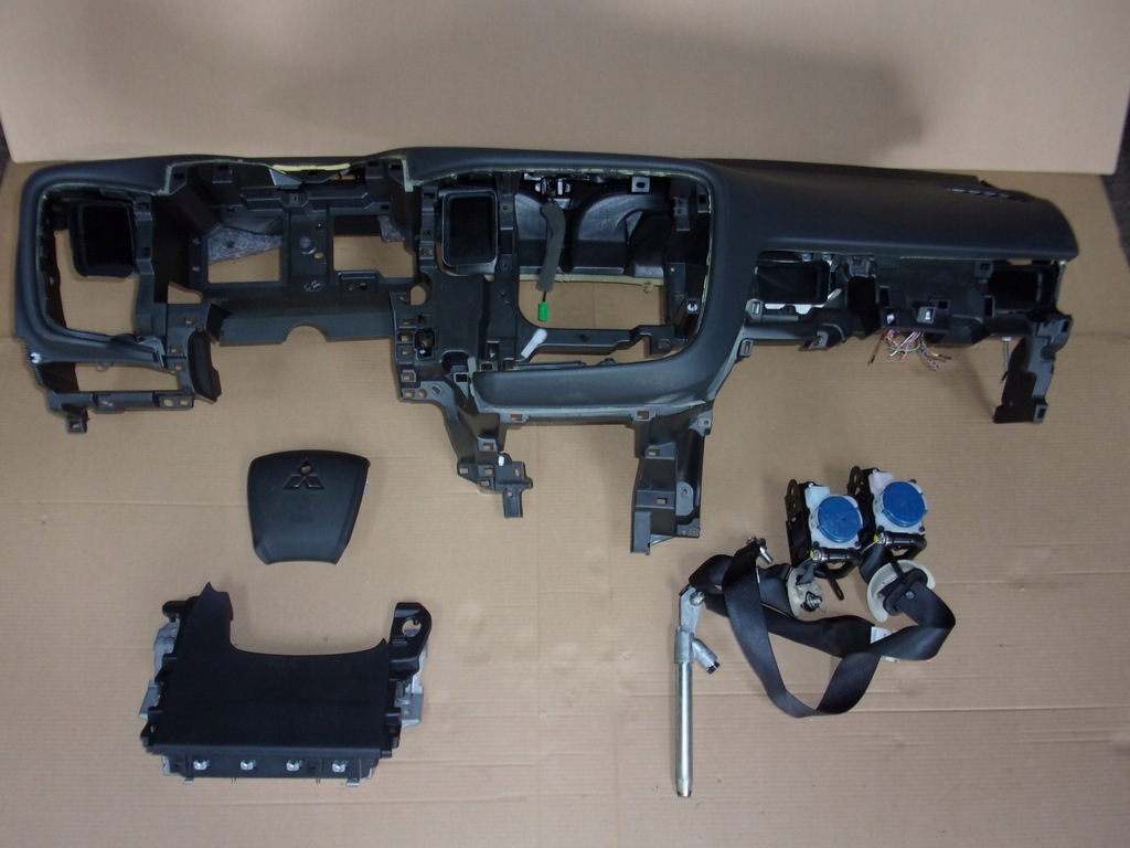 фото №1, Консоль mitsubishi outlander iii lift демонтаж