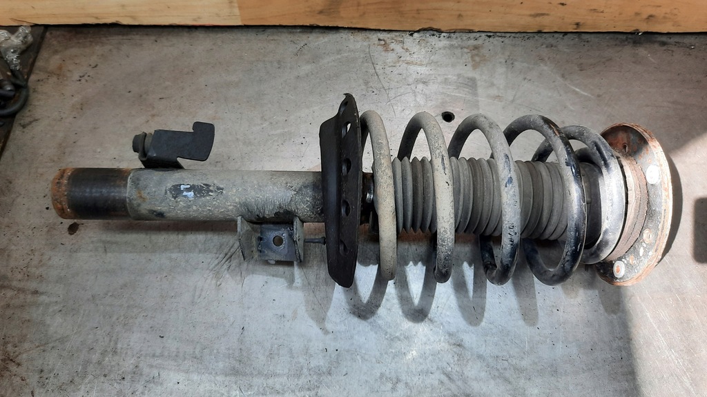 фото №1, Амортизатор перед лівий volvo xc70 ii 2.4 d5