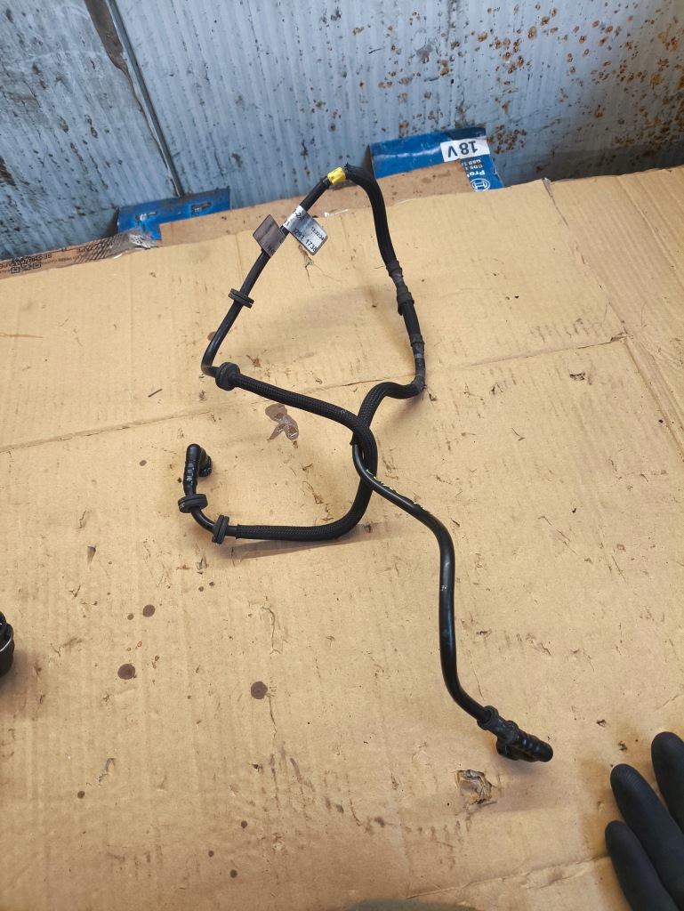 Купить Fiat doblo пабтрубок  шланг трубка топлива 52086593 fiat doblo ii 1.6d 21r ?