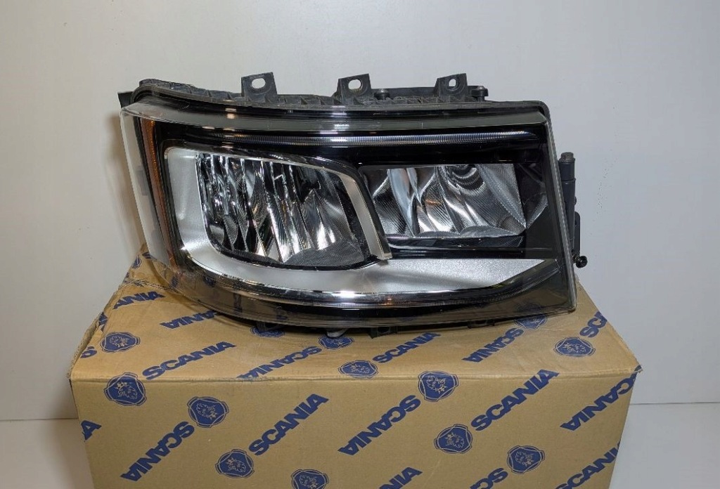 Купить Лампа правая фара scania r s full led model eu 2379886 2338277