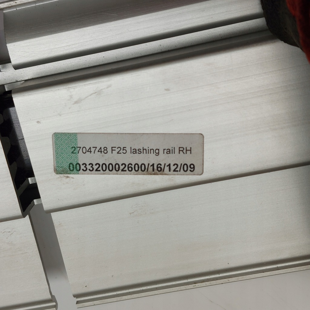 фото №6, Bmw x4 f26 g01 молдинг направляющая направляющая багажника правая 2704748 003320002600