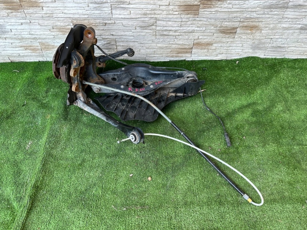 фото №1, Поворотний кулак важелі bmw 1 f20 f21 права задня