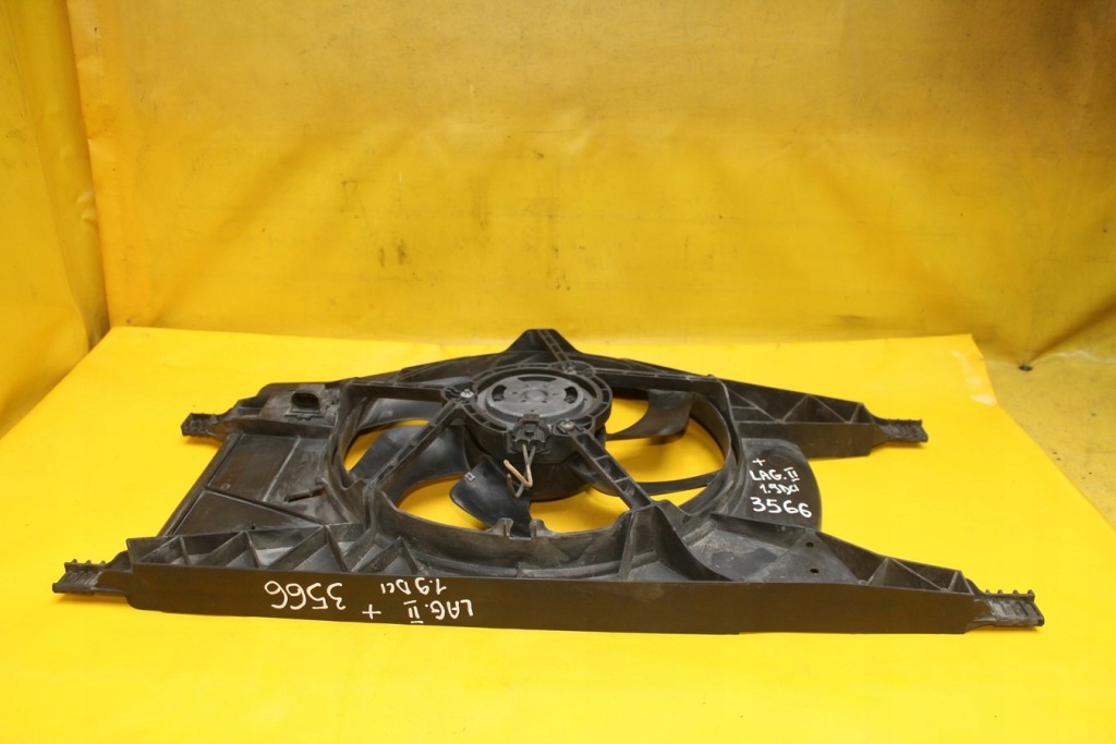 Вентилятор радіатора laguna 2 1.9 dci 8200025635 Зі Шроту