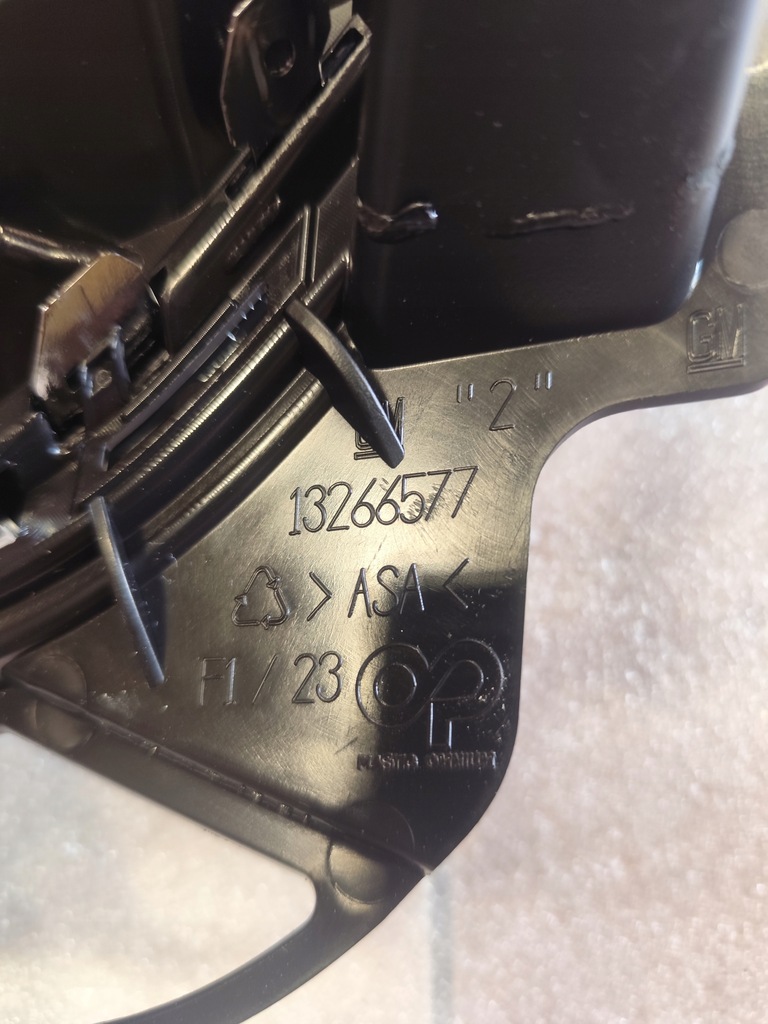 фото №11, Решётка радиатора opel astra j przed lift nr оригинал 13266577