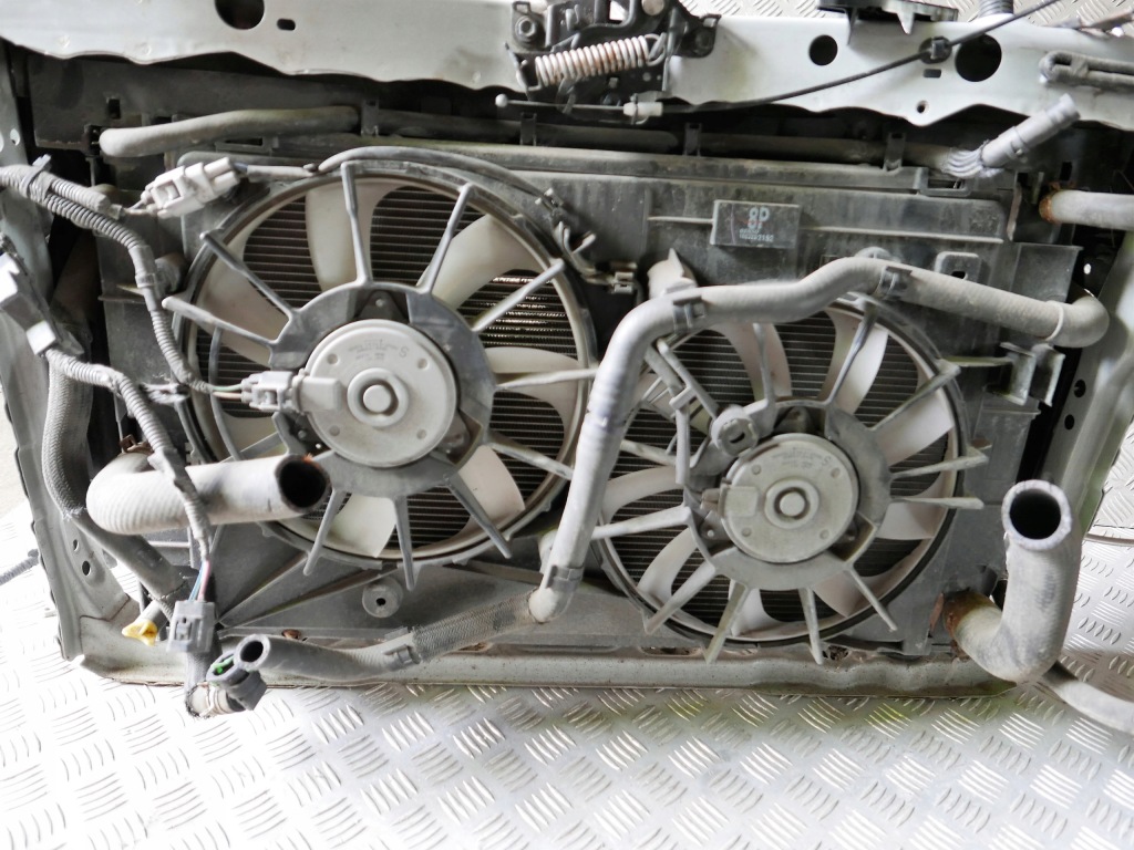 фото №4, Toyota prius plus + 12 20 pas передний радиатор