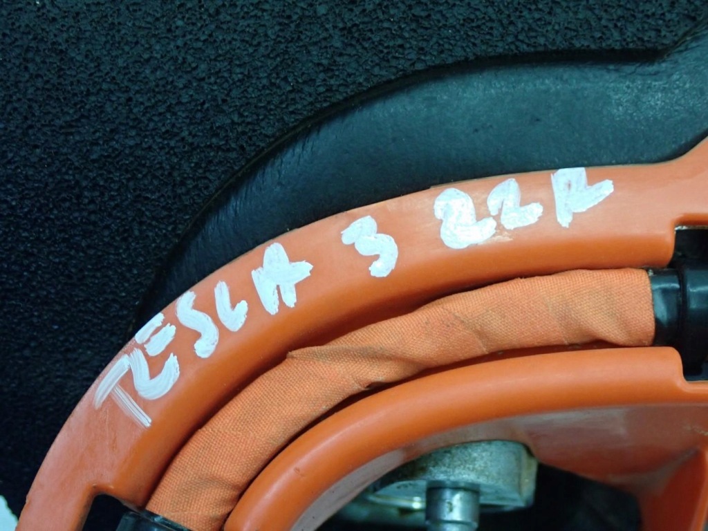 Компрессор кондиционера оригинал 1501256-00 tesla model 3 3d3 3d5 22r Киев