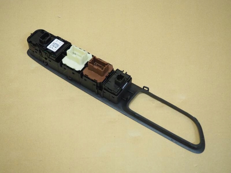 фото №2, Панель окон зеркал renault clio iv