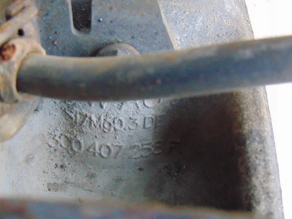 фото №13, Поворотний кулак ступиця права перед vw passat cc 2.0 tdi 3c0407258f