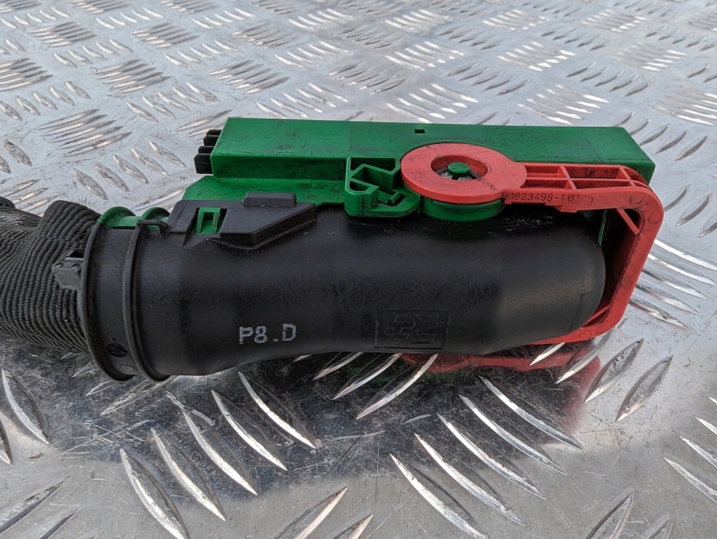 фото №1, Штекер typ p електропроводка kabinowej scania ntg