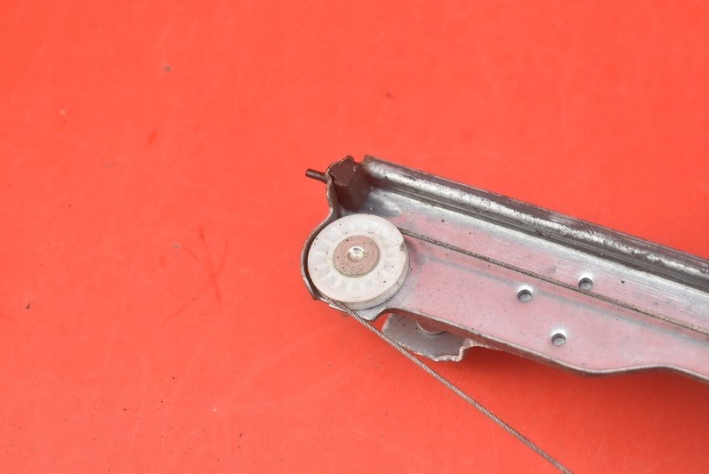 фото №7, Підйомник скло правий перед eu 82007338280 dacia duster 1 i 10-13