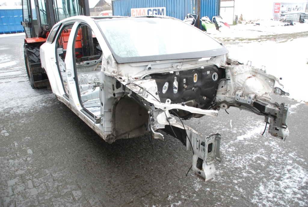 фото №3, Avensis t27 kombi четверть задняя перед крыло крыша панорама