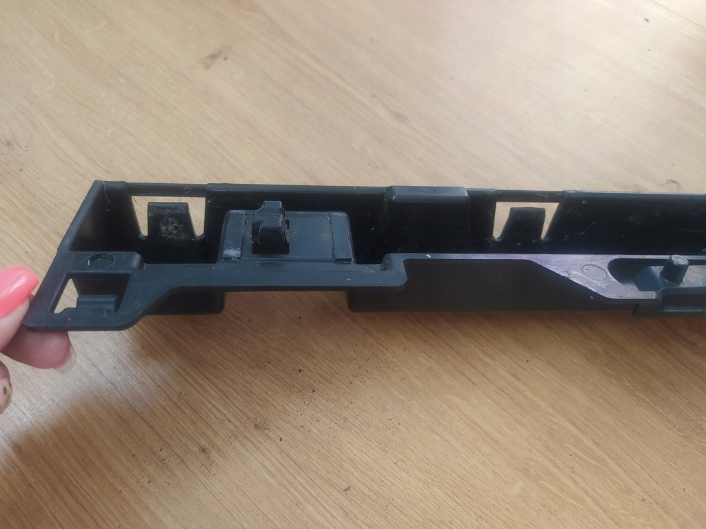 фото №5, Напрямна молдинг кріпильна поріг r2 bmw f20 51777240914