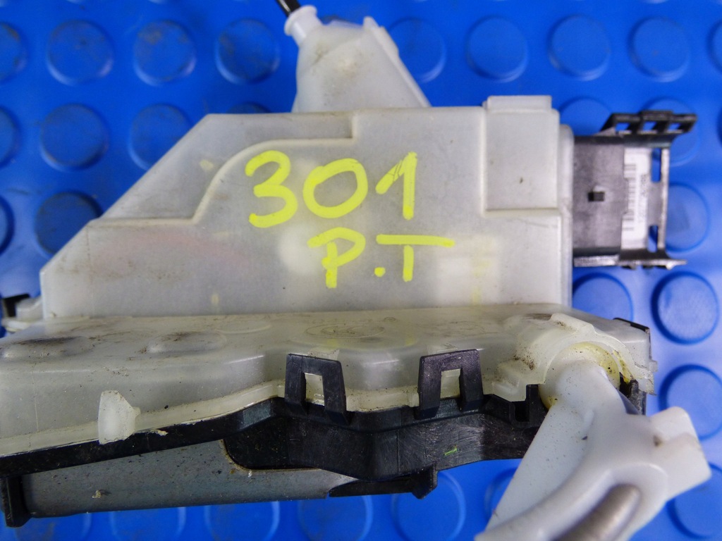 фото №6, Замок дверь правый левый задняя 6pin peugeot 301