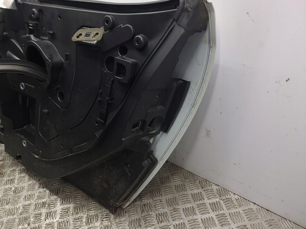 фото №7, Bmw i3 2015 правая сторона дверь