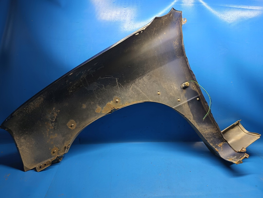 фото №8, Крыло правый перед передний молдинг suzuki grand vitara i 98-05r.