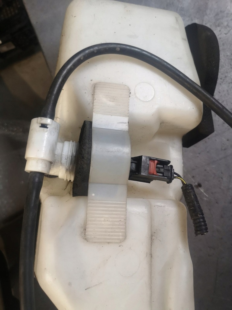 фото №9, Chrysler pt cruiser бак жидкость 05152059aa