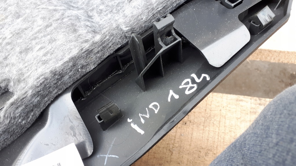 фото №9, Защита колонки рулевого audi оригинальный номер 8k1880301b