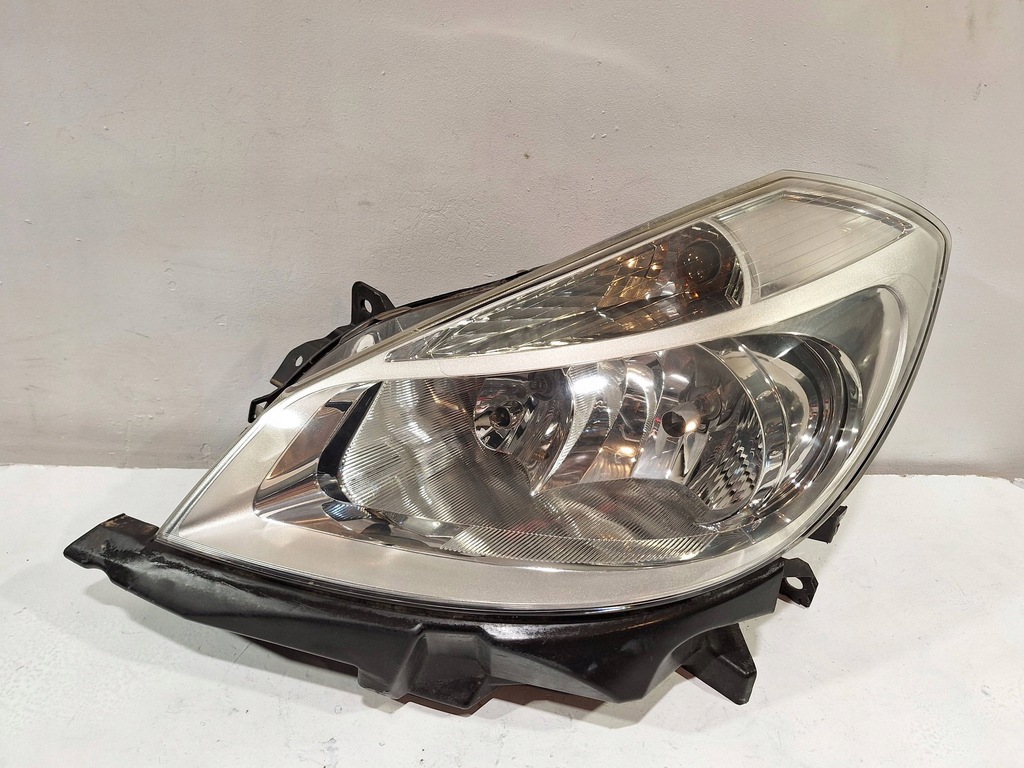 фото №1, Лампа перед левая 8200244889 renault clio iii 06-