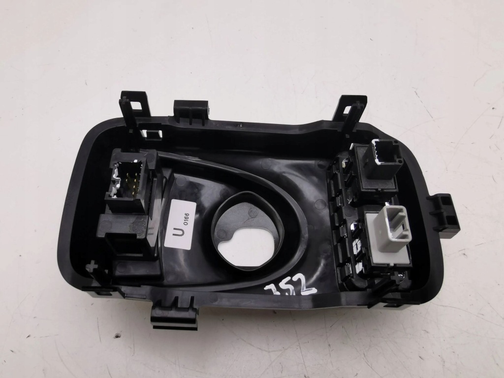 фото №7, Mitsubishi outlander 2015 рамка рычаг переключения передач