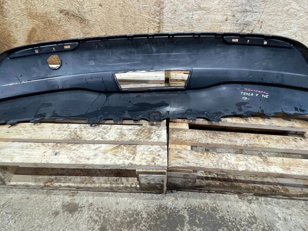 Tesla model y 20- спойлер накладка диффузор бампер задняя задний с Разборки