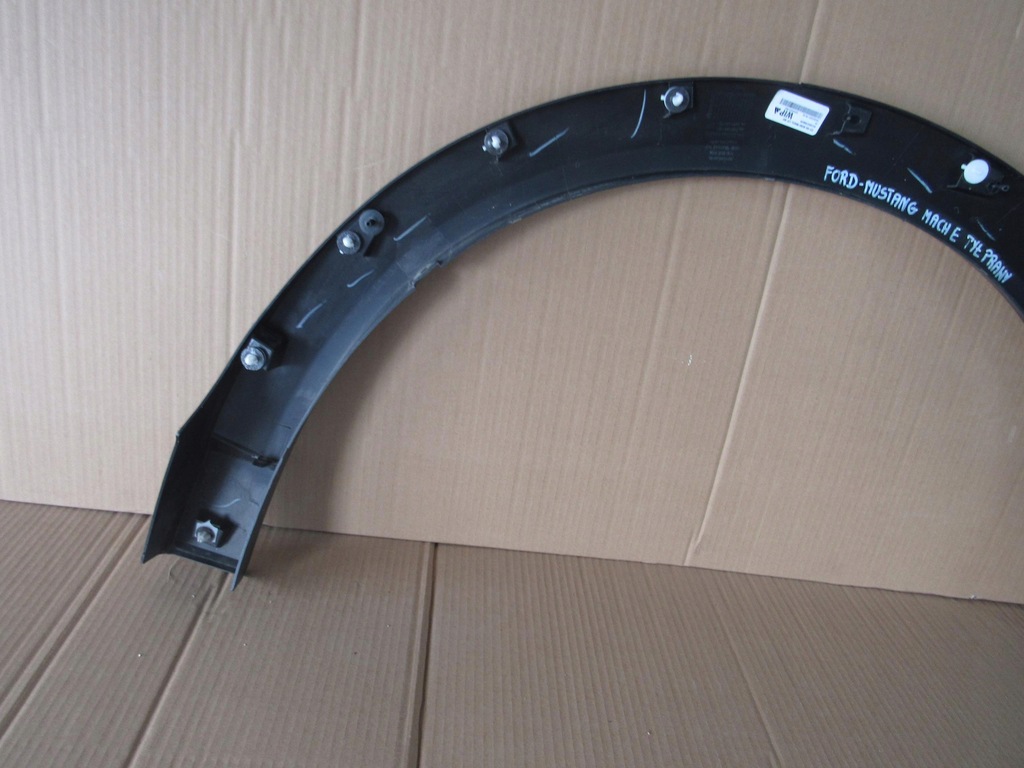 фото №8, Ford mustang mache молдинг крыла задняя правая