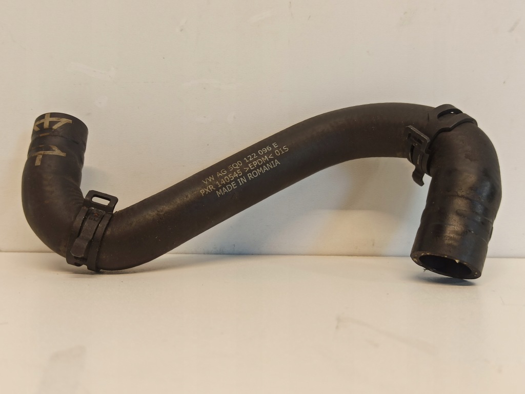 Купить Skoda audi vw пабтрубок  шланг труба воды 5q0122096e