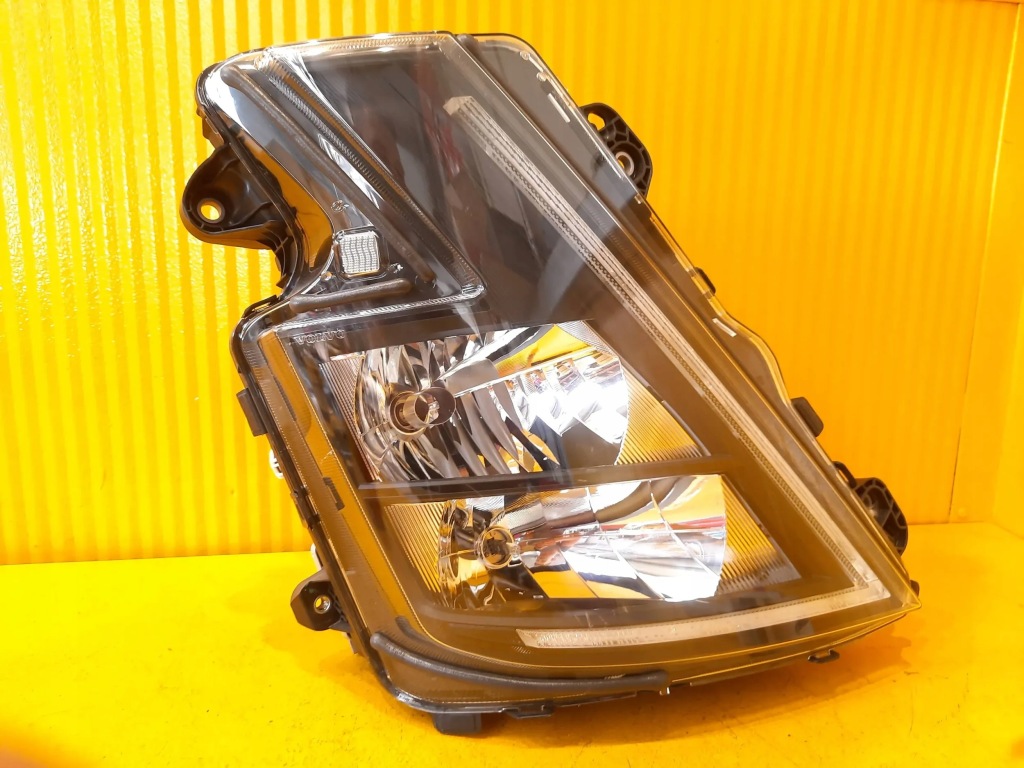Купити Volvo fh5 лампа перед передня права 23752712 nowa