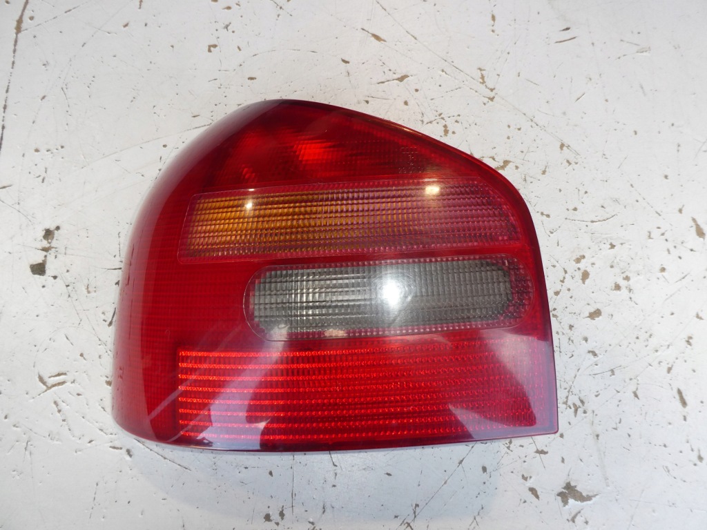 фото №1, Лампа левая задняя audi a3 8l 8l0945095a