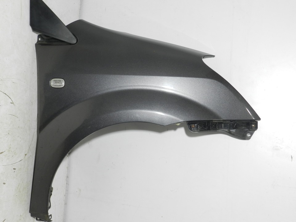 фото №10, Бампер капот перед toyota corolla verso ii lift