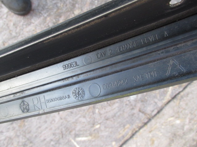 фото №6, Cherokee liberty kj lift молдинг крыша кровельная правая