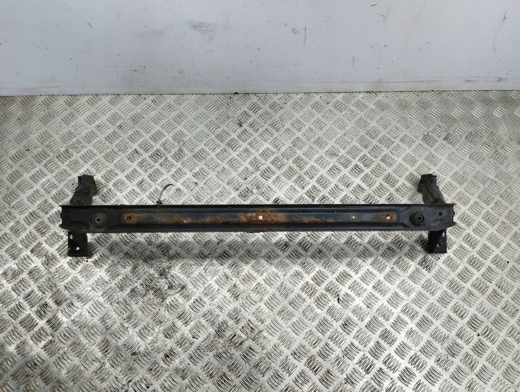 фото №1, Volvo v40 2013 панель кронштейн радиатора / dół