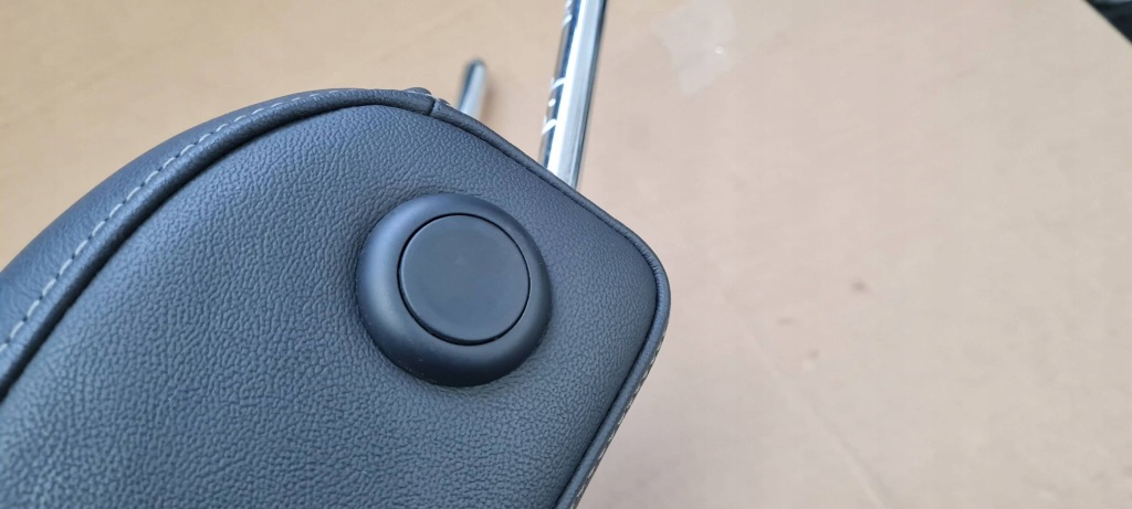 фото №10, A4 b9 8w підголівник сидіння правий перед шкіра sline