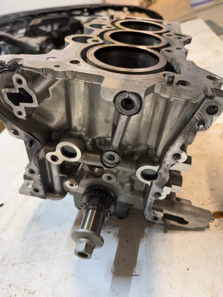 Купити Блок двигуна + wał колінчастий kia 1.0 tgdi g3le