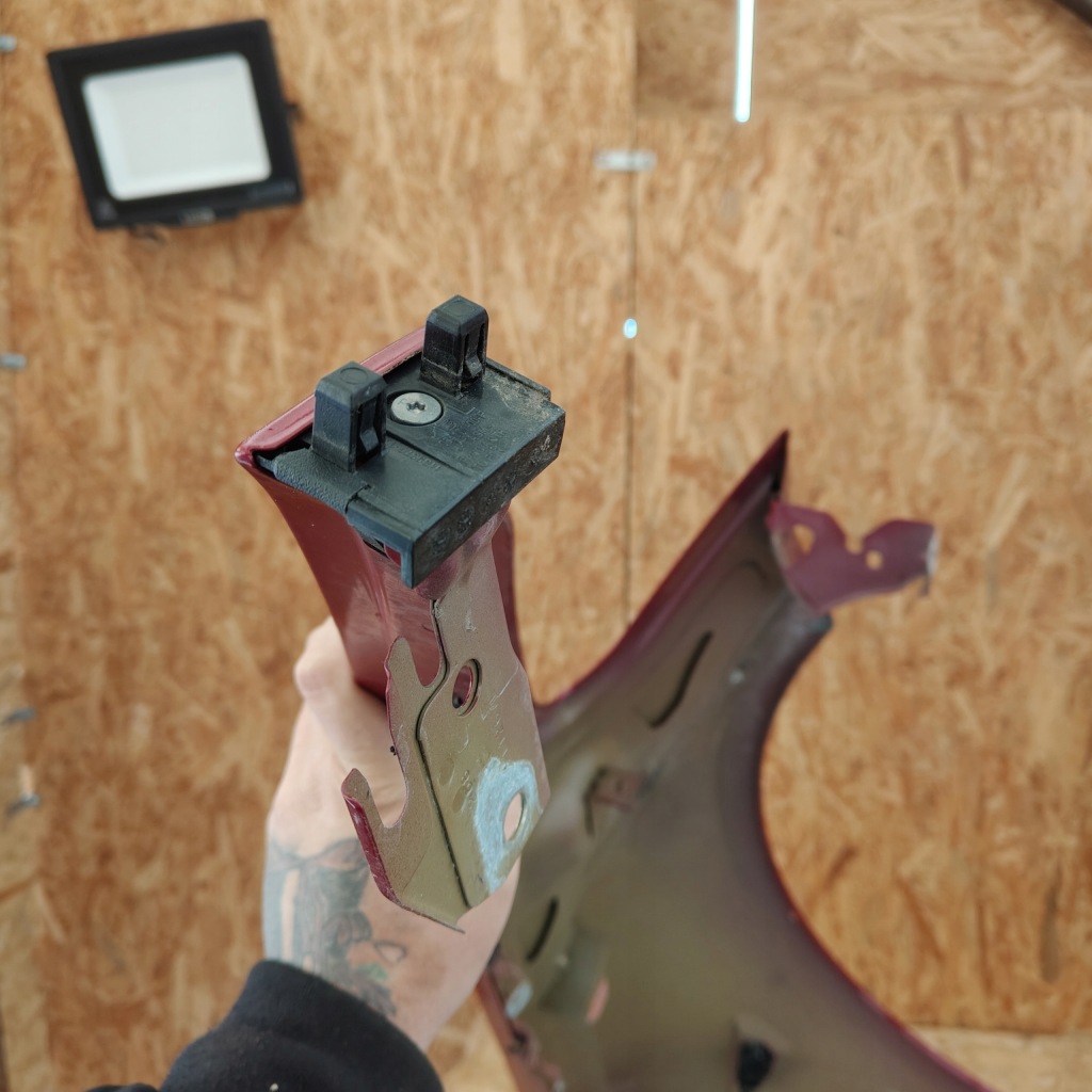 Крыло  передний перед левое  tesla model 3 ppmr камера демонтаж в Украине