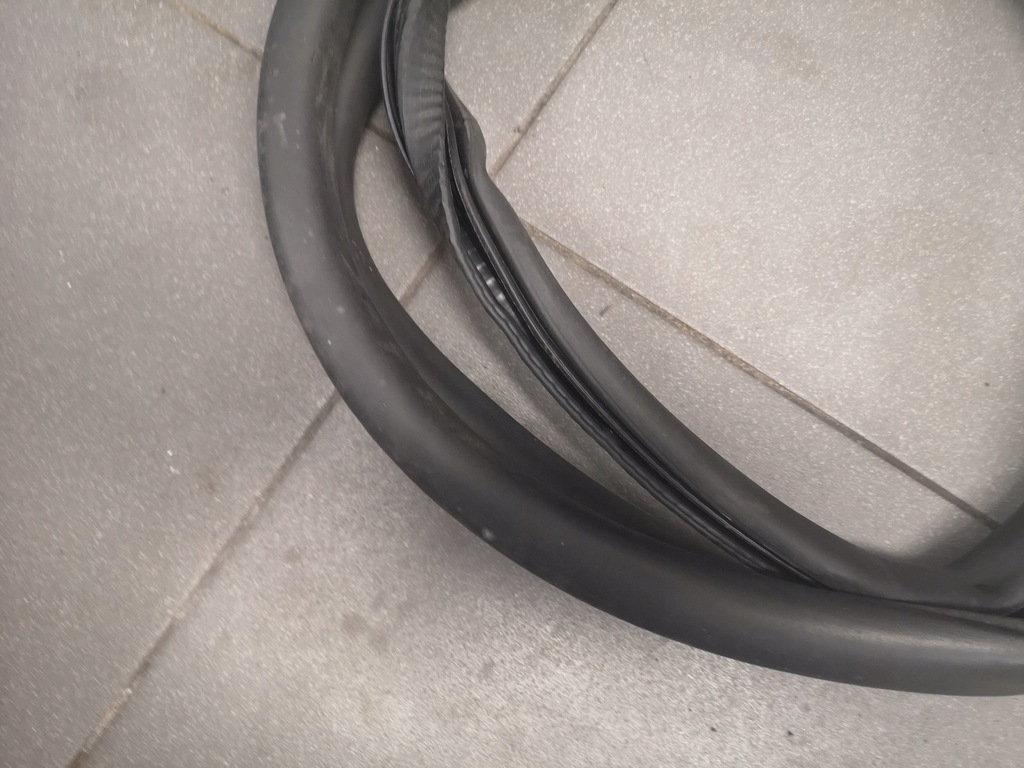 фото №4, Прокладка двері правий перед audi a8 d3