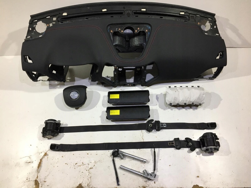 фото №1, Jeep cherokee kl приборная панель консоль подушка безопасности подушка ремни