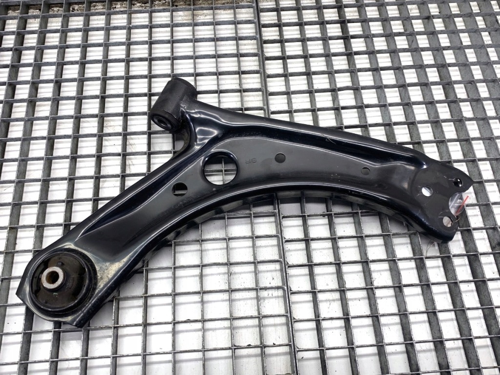 Купити Важіль правий перед lexus lbx crossover передній, права