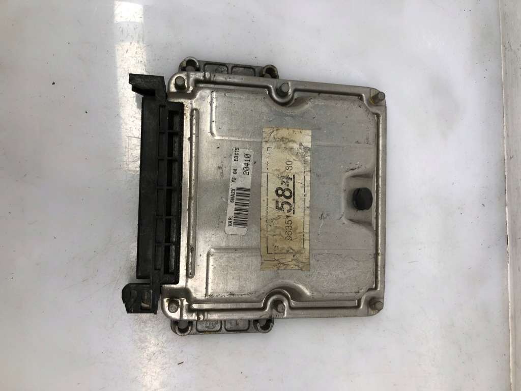 фото №1, Бортовой компьютер двигателя psa 0281010137 9635158480