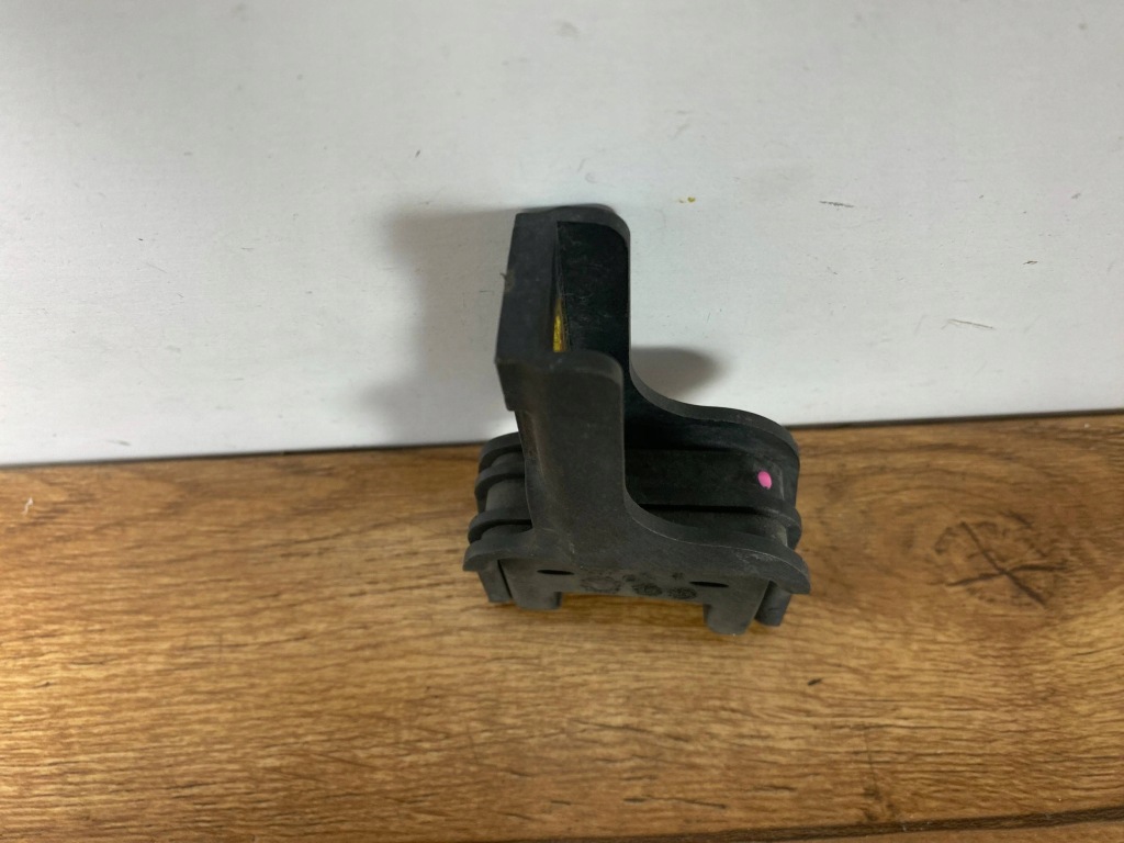 Купить Кронштейн радиатора держатель dodge charger challenger 2015+