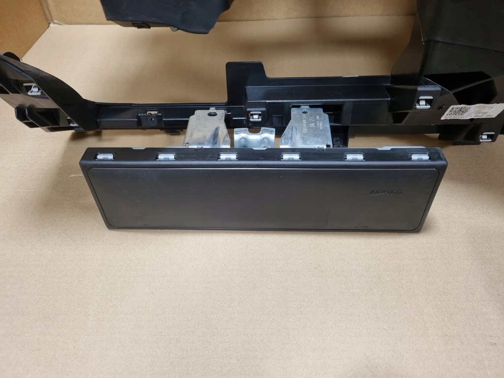 фото №12, Skoda karoq приборная панель консоль оригинал подушка безопасности водитель колено пассажир ремни