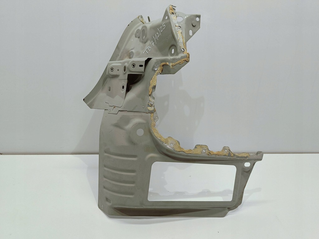 фото №1, Tesla model 3 m3 17- обшивка внутрішнє правий задня кронштейн 1095609-00-e