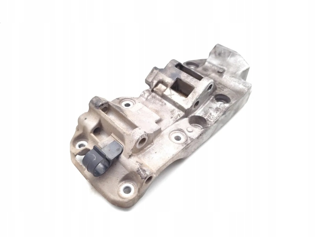 Купити Bmw 5 series кронштейн генератора 520d дизель 135kw 184 hp 6506863 2014